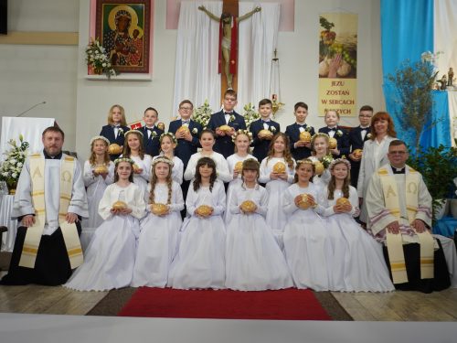 Pierwsza Komunia Święta w naszej parafii [ZDJĘCIA]
