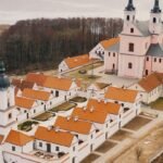 Zapraszamy na wyjazd do Pokamedulskiego Klasztoru nad jeziorem Wigry