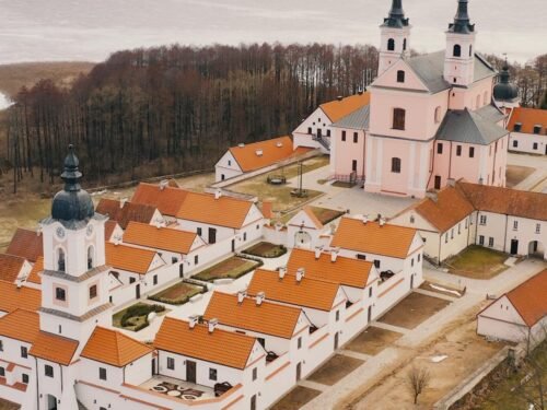 Zapraszamy na wyjazd do Pokamedulskiego Klasztoru nad jeziorem Wigry